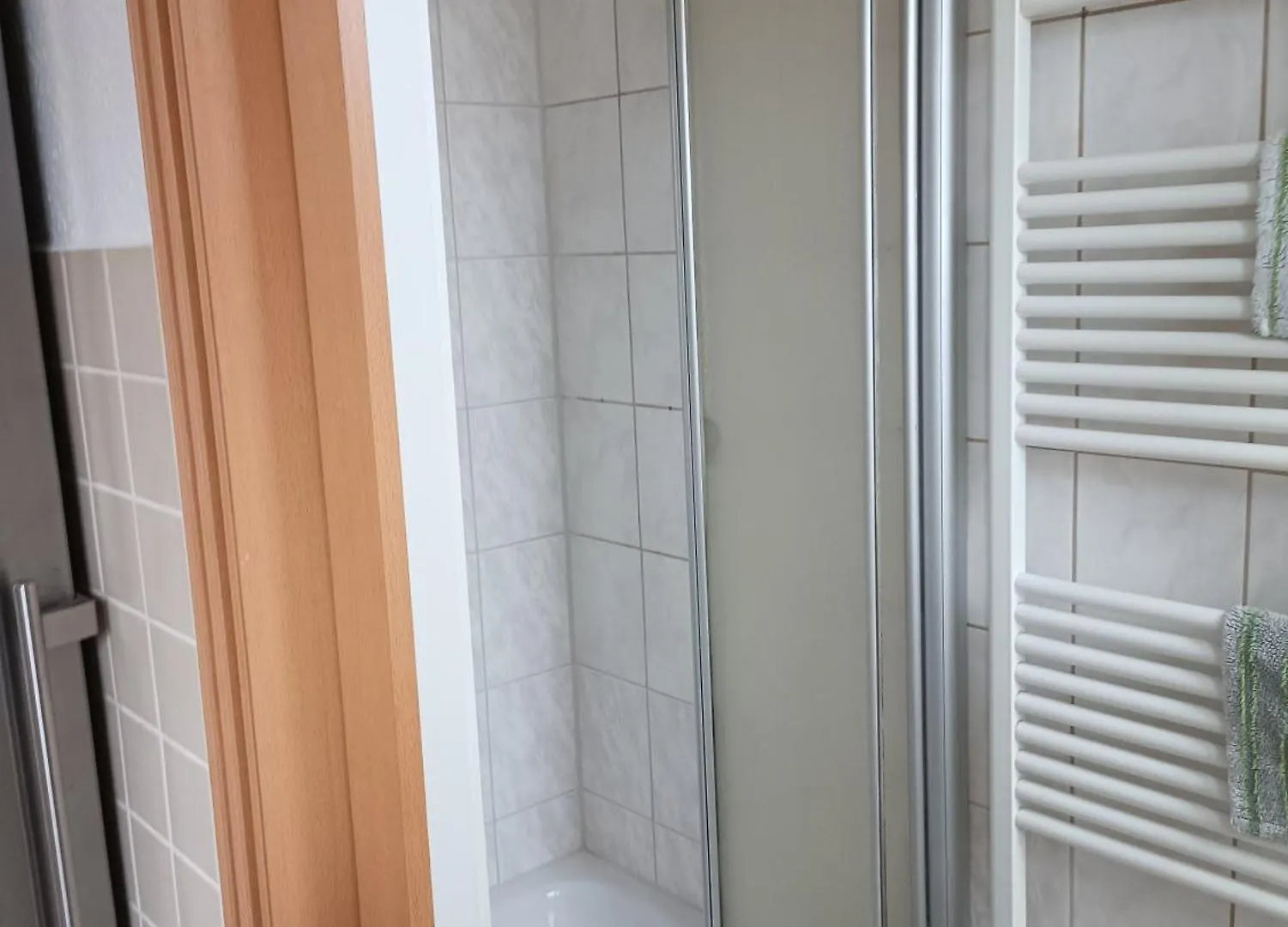 Eastside - Privatzimmer In Geteilter Wohnung Mit Gemeinschaftsbad Štutgart Německo