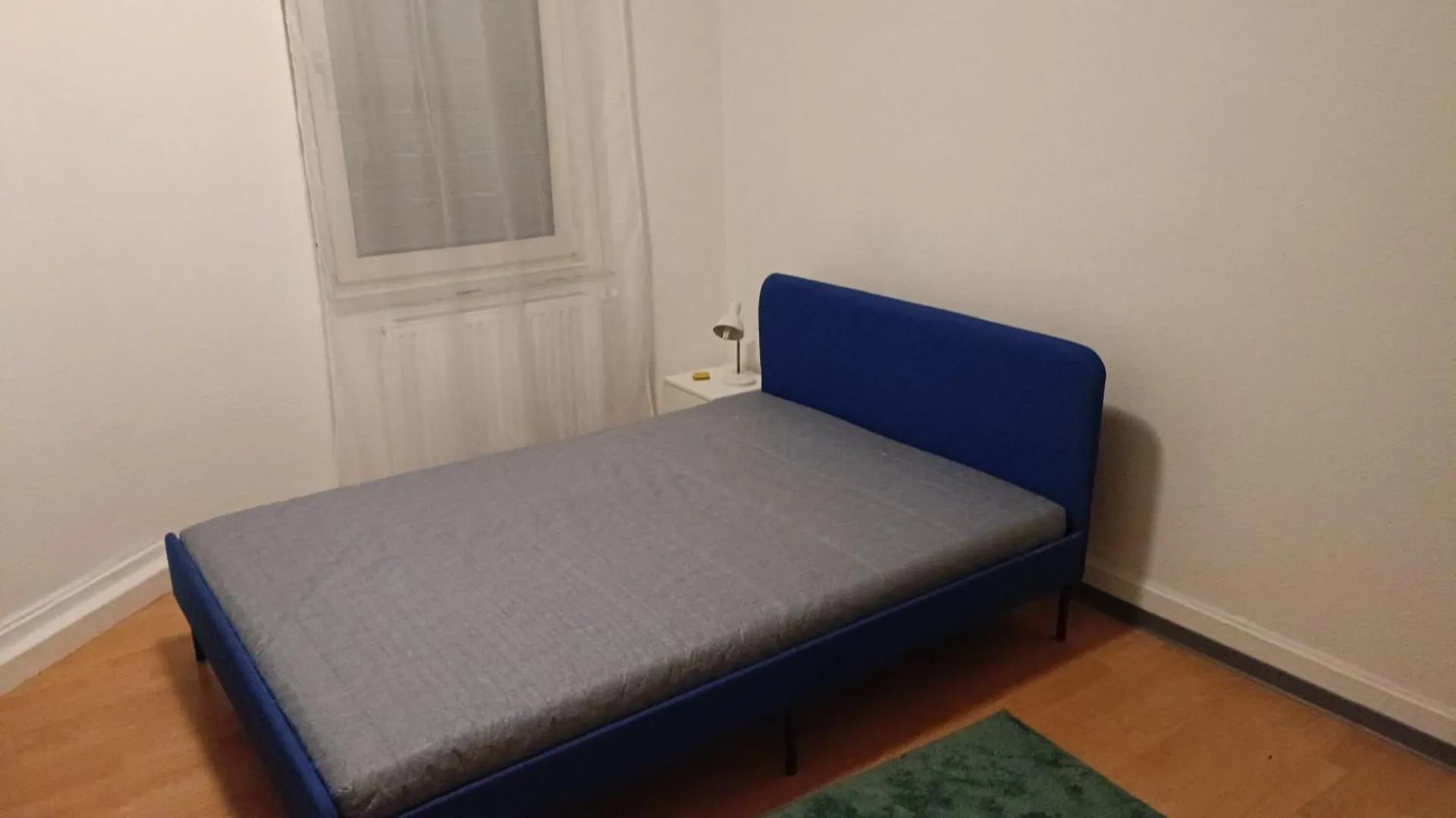 Eastside - Privatzimmer In Geteilter Wohnung Mit Gemeinschaftsbad Štutgart 0*,  Německo